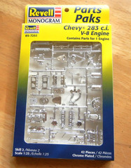 1957 CHEVY 283 V-8 ENGINE & TRANNY KIT 1:25 REVELL NO LONGER MADE F r e e SHIPP