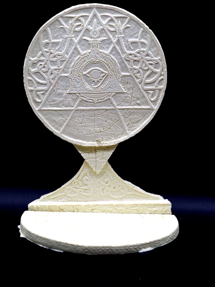 FANTASY BASE, Dr Flintbone, 275mm high x 190mm wide Resin Back & Base, Brand NEW