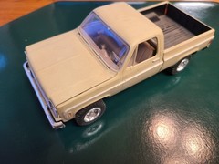 Revell 1977 GMC / Silverado k1500 square body short bed plastic model kit built