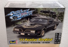 Revell Smokey & The Bandit 1977 Pontiac Firebird 1:25 Model Kit Sealed New Box