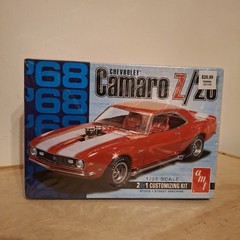 AMT ’68 Chevrolet Camaro Z/28 2 in 1 Customizing 1:25 Model Kit, Partially Toge
