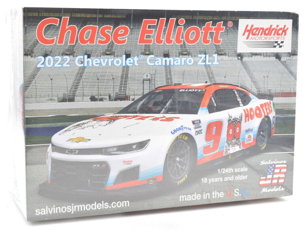 Salvino JR Models “Hooters” Chase Elliot 2022 Camaro ZL1 Nascar 1/24 Car Kit