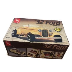 Vintage AMT ERTL ’32 FORD ROADSTER 2 IN 1 MODEL KIT Partially Started