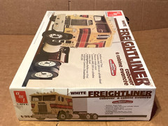 AMT/ERTL 1/25 WHITE FREIGHTLINER Diesel Model Kit 6651-10D0