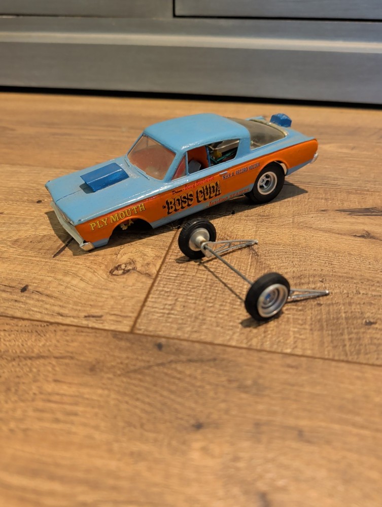 Vintage Amt 1966 Plymouth Barracuda Funny Car 1/25 Scale Model Kit