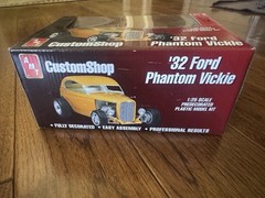 AMT Custom Shop 1/25 1932 32 Ford Phantom Vickie Predecorated Painted Model