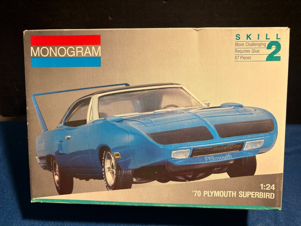 1/24 MONOGRAM 1970 PLYMOUTH SUPERBIRD BLUE MODEL CAR KIT B13