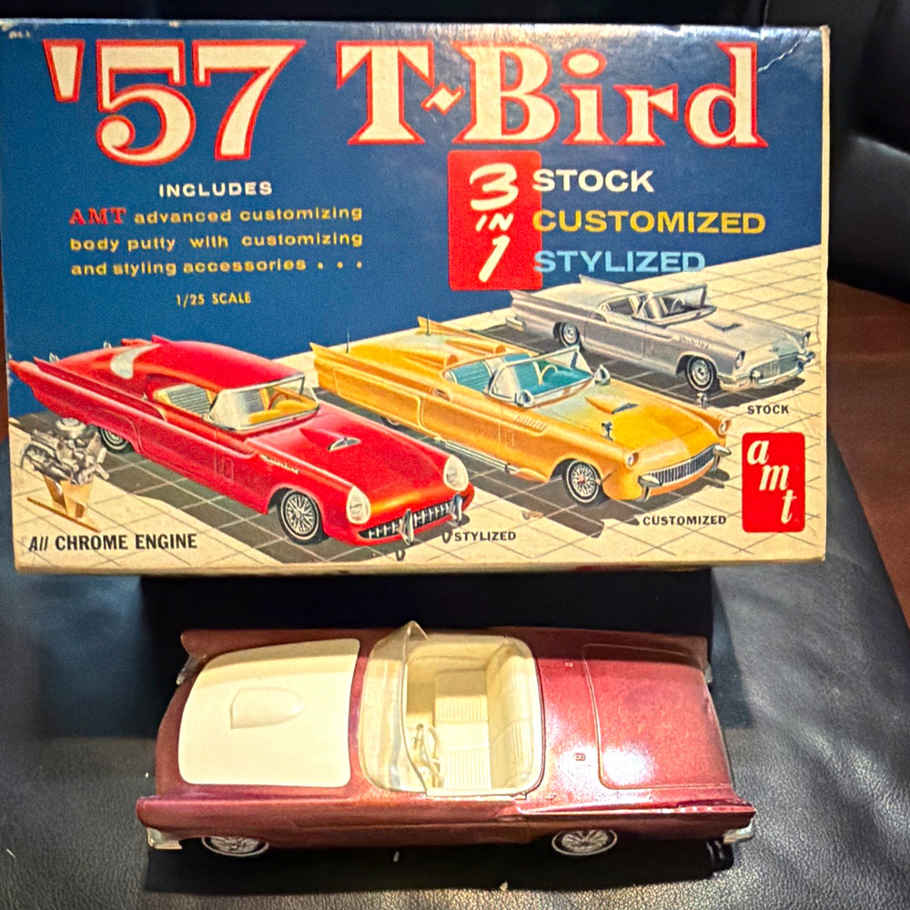 AMT ’57 T-Bird 1:25 Ford Model Kit Pre-Built Painted Red/White Plastic
