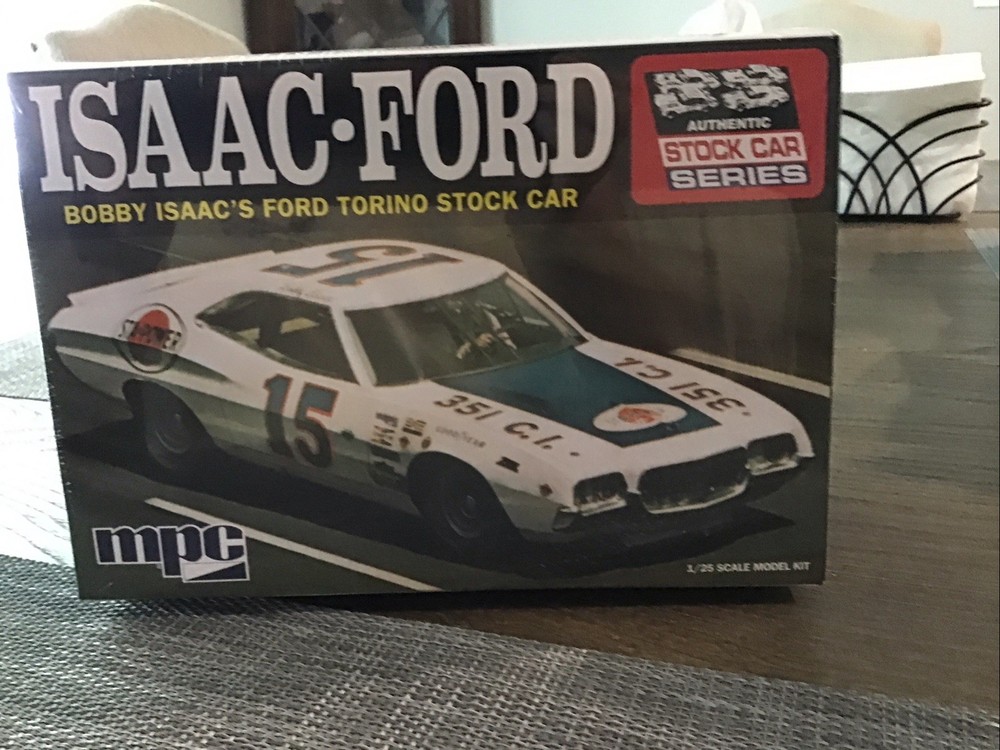 MPC 1:25 Bobby Isaac Ford Torino Stock Car NASCAR Plastic Model Kit Unassembled