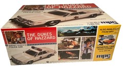 AMT 707 Dukes Sheriff Rosco’s Dodge Monaco Police Car kit 2009, Sealed (B263)