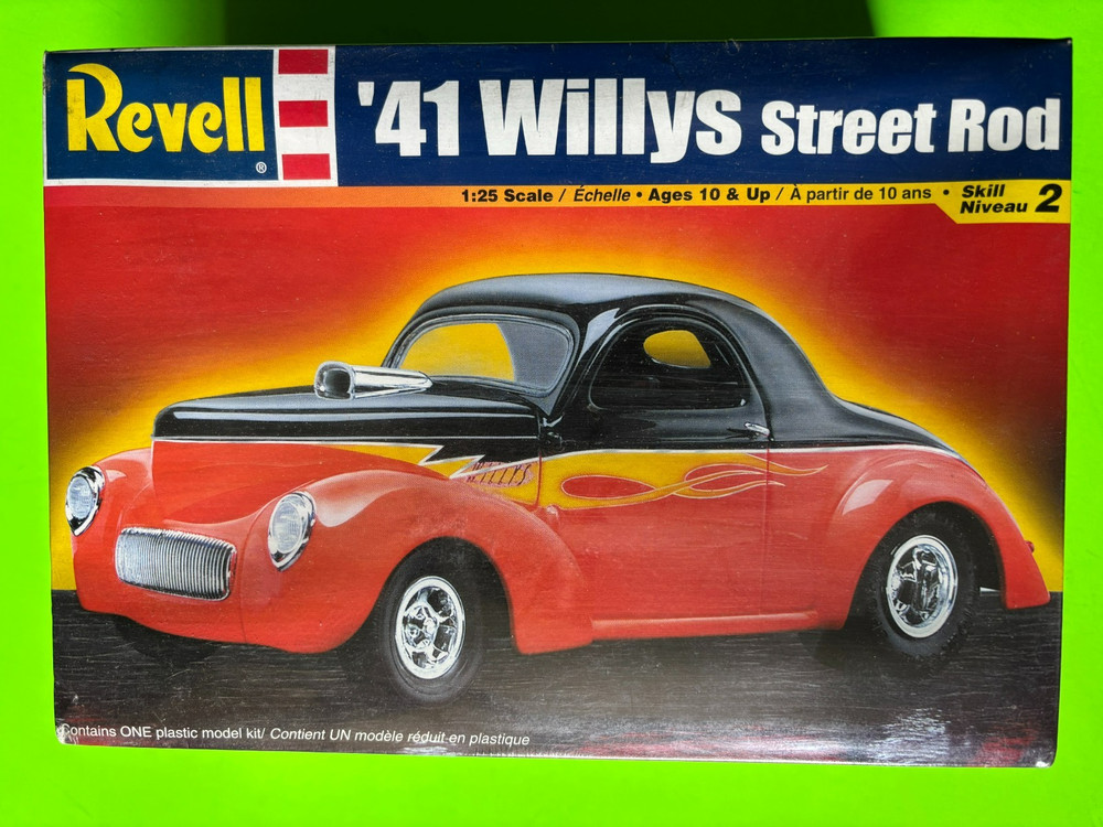 1941 WILLYS STREET ROD MODEL KIT REVELL 1/25 SCALE BRAND NEW SEALED COOL LOOK!!