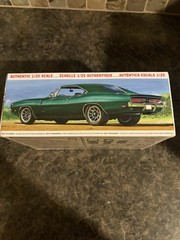 MPC #MPC878M/12 1969 DODGE CHARGER R/T / 1:25 SCALE MODEL KIT