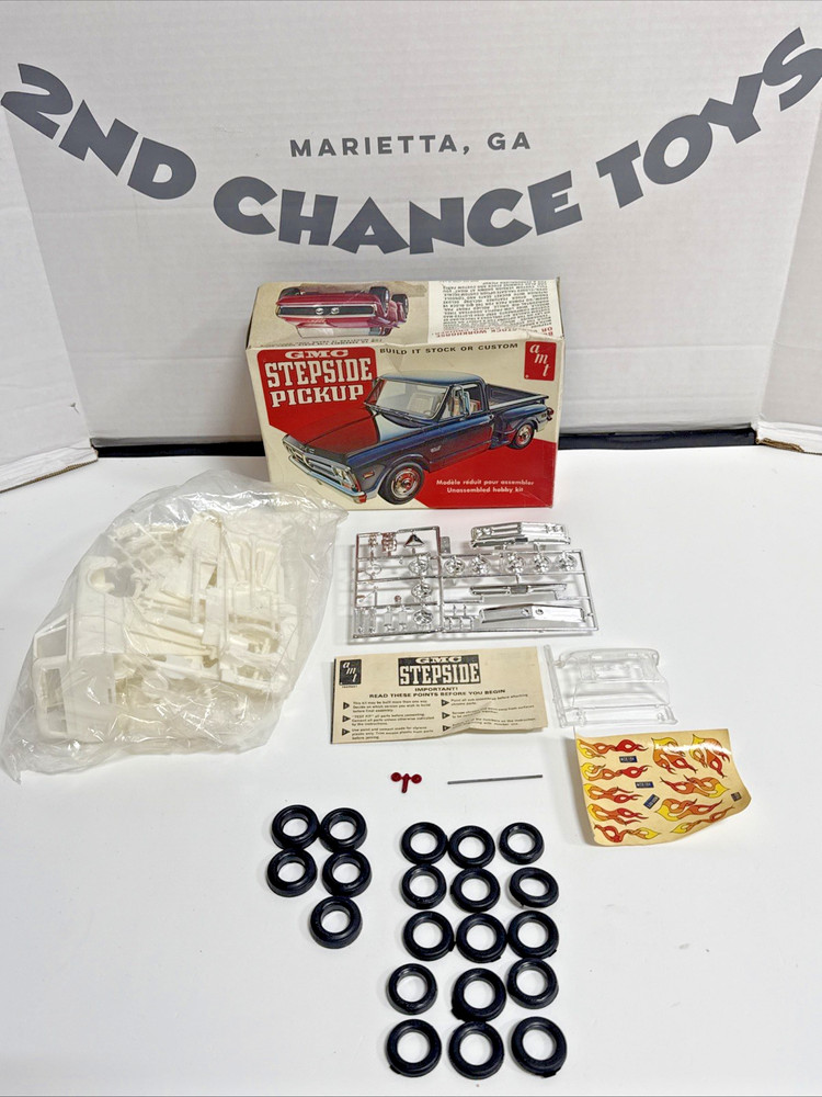 AMT 1972 GMC STEPSIDE PICKUP MODEL TRUCK 1:25 Model #T409 *Read*