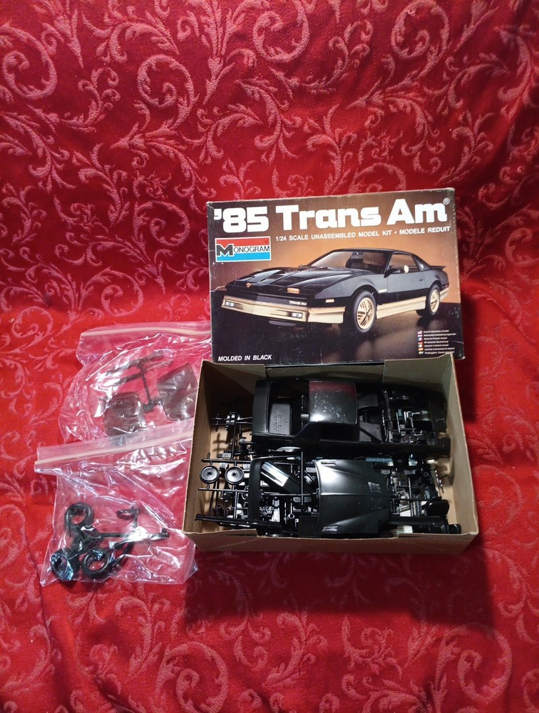 M2A Sealed inside Monogram Sealed 1:24 1985 ’85 Trans Am Car Model Kit 2224