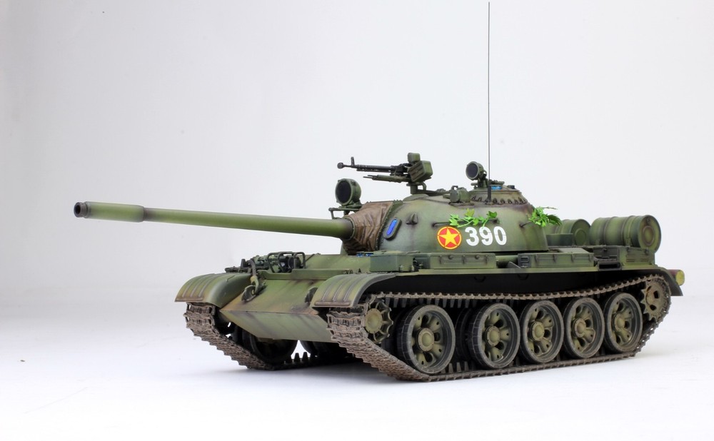 (Pre-Order) NVA T-54 Tank in April-30-1975, Vietnam war 1:35 Pro Built Model
