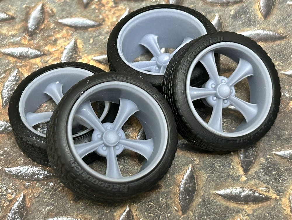 1/24 Scale: 21/20 Inch “Ridler 605” Wheels With Wide Rear Street Tires