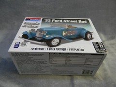 1/24 SCALE MONOGRAM 1932 FORD STREET ROD WHITE MODEL KIT-MIB