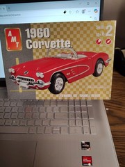 AMT 1960 Corvette Kit # 31910 Opened Box 1:25 scale