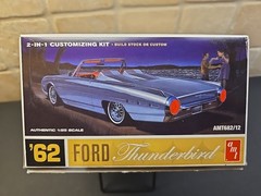 AMT, Retro Deluxe, ’62 Ford Thunderbird, 2n1, 1/25 scale !!Sealed Inside!!