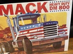 1/25 MPC Mack DM800 Semi Tractor Cab – Plastic Model Truck Vehicle Kit NIB