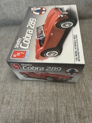 AMT Ertl 6587 1/25 Scale 1964 Ford Shelby Cobra 289 Roadster Plastic Model Kit