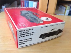 Strombecker 1:32 James Bond 007 Aston Martin Vintage Model Car Kit 8630 Complete