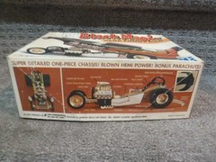 MPC 1-0772 BLACK MAGIC VEGA FUNNY CAR 1/25 SCALE Model Kit RARE ***READ***