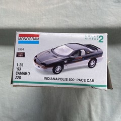 Monogram ’93 Camaro Z-28 Indy Pace Car Model Kit #2964 1:25 Looks Complete 1993