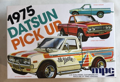 MPC 1975 DATSUN PICKUP Truck 1:25 Model Kit MPC872, 3 Ways