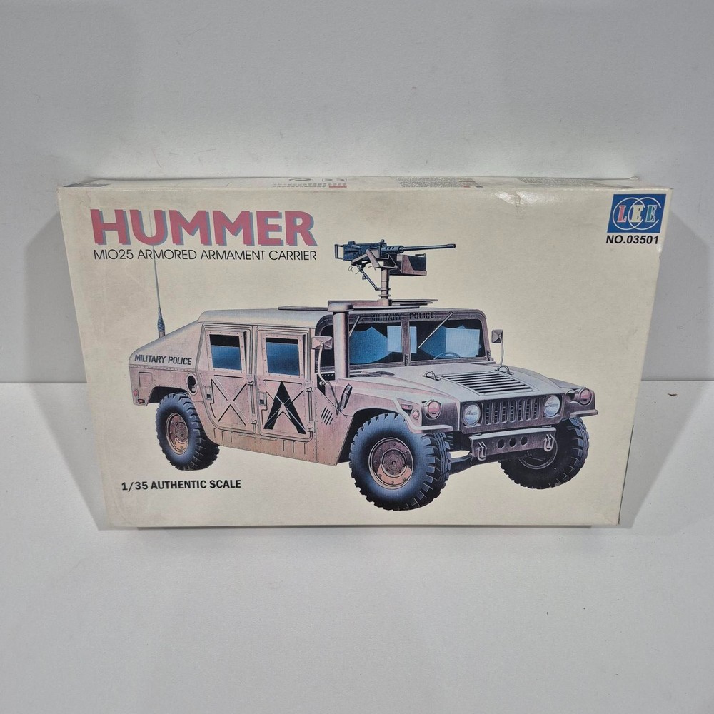LEE 1/35 Authentic Scale Hummer M1025 Armored Armament Carrier – Model Kit