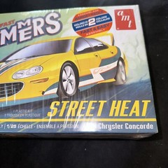 AMT 1/25 1998 Chrysler Concorde Slammers Street Heat Model Kit AMT1227-NEW