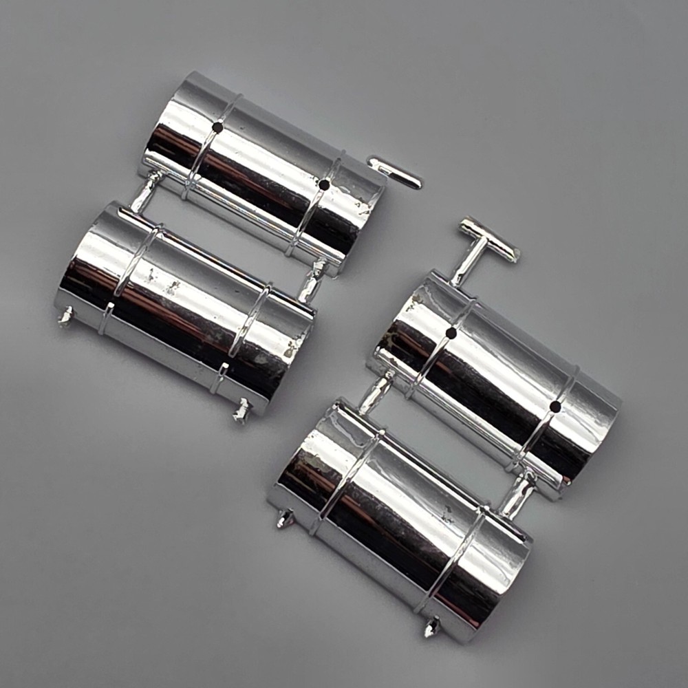 AMT 1/25 Kenworth T600A Parts Kit Bash Chrome Fuel Tanks Scratched