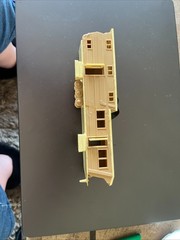 BACHMANN – HO Scale – TRAVEL TRAILER – Camper Caravan- Tan/Yellow – Vintage!
