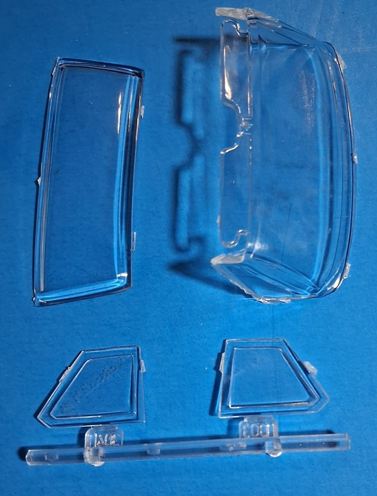 64 DODGE 330 COLOR ME GONE – CLEAR WINDOWS – LINDBERG – MODEL CAR KIT PARTS LOT