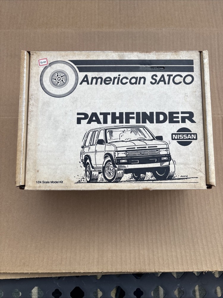 Vintage 30 Year Old Nissan Pathfinder #30001 Plastic Model Kit 1:24 Scale New