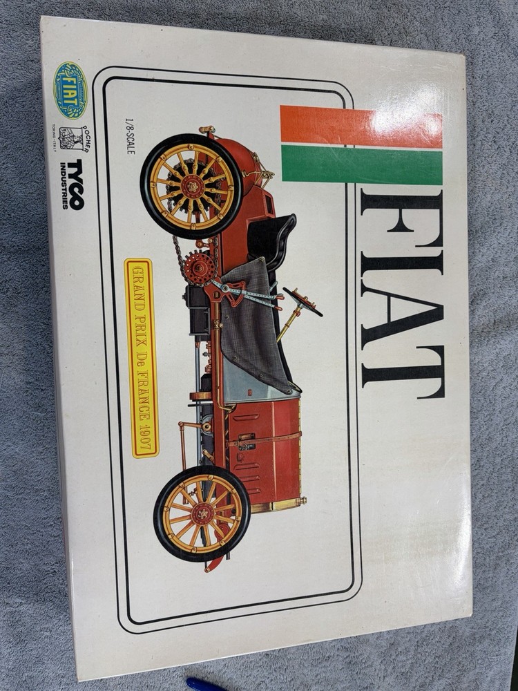 Pocher F-2 Fiat 130 HP 1:8 Unassembled Car Kit