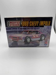 2006 AMT 21690P 1966 Chevy Impala Modified Stocker 1/25 Model Kit DTR Sealed