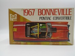 1967 Pontiac Bonneville Convertible Plastic Model Car Kit With Built Car
