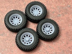 1/24 Scale: 18-Inch “Steel D-Window Wheels” W/ Mud Tires; Jeep, Resin 1/25