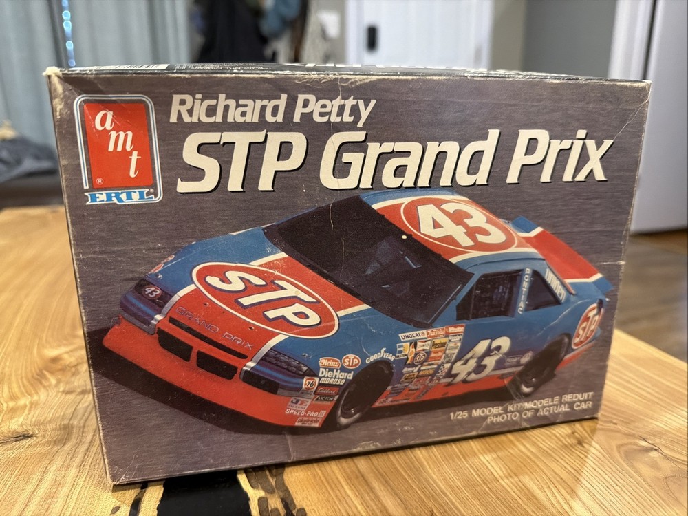 AMT #43 Richard Petty STP Grand Prix Kit # 6728 Factory Sealed 1:25