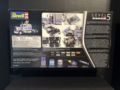 REVELL 85-2627 PETERBILT 359 MODEL KIT-NIB-1:25 SCALE