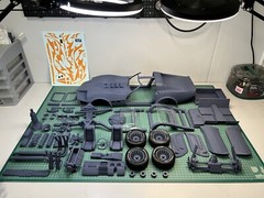 1:8 Large Scale Corvette Summer Complete Resin Model Kit with Engine – 23×8.6in