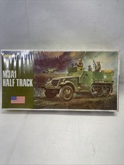 Hasegawa US Army M3A1 Half Track Model Kit 706-130 1/72 Sealed Vintage. READ!!!