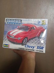 REVELL CHEVY SSR TRUCK MODEL KIT #858-4052 1/25 SCALE New Sealed