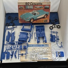 Revell 1960 Chevrolet Corvette 1:25 Unassembled Plastic Car Kit Not Painted