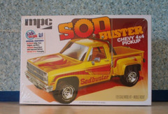 SOD BUSTER Chevy 4X4 Pickup 1:25 scale kit MPC Retro Deluxe Round 2 Models New