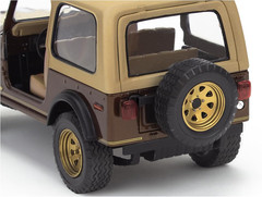 14547 ’77 Jeep CJ-7 2’N1 1:24 Scale 136-Piece Skill Level 5 Model Building Kit
