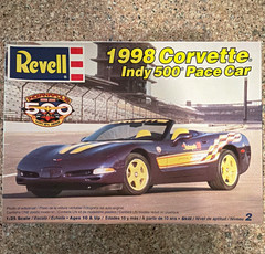 Revell 1998 Corvette Indy 500 Pace Car 1:25 Plastic Model Kit #85-2857