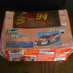 Revell 1:24 Bill Elliott #94 McDonald’s Ford Taurus SnapTite Predecorated