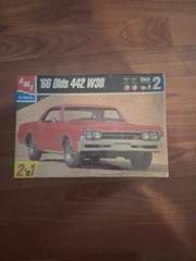 1/25 scale old 442 w30 kit by amt/ertl. 2in1 , new in box.